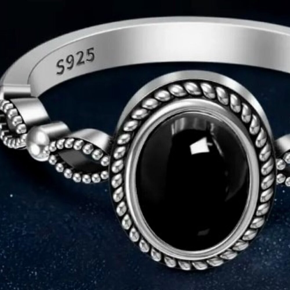 2g S925 Pure Silvery Black Agate Ladies Ring Size 9 Electroplated 18K GoldPlated